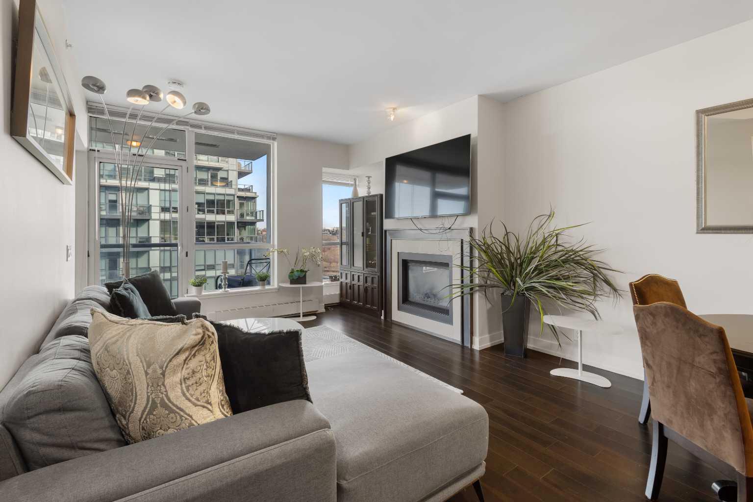 A2294318 – 222 Riverfront Avenue SW 1322