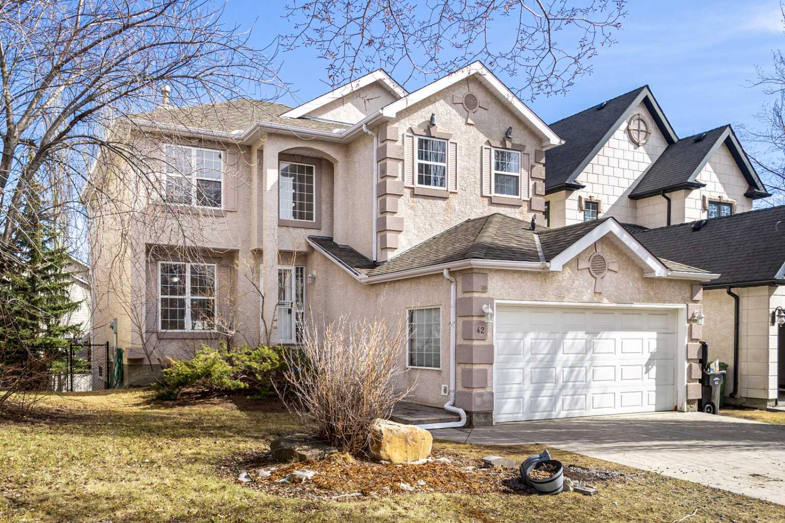 A2295706 – 42 Panorama Hills Green NW